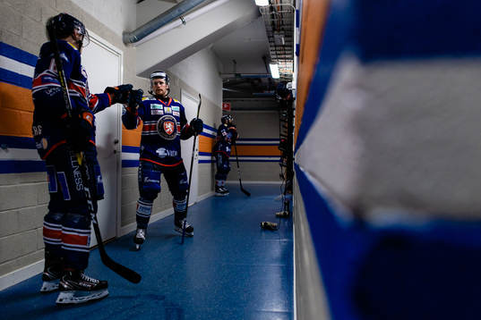 Växjös Linus Högberg och Brendan Shinnimin i