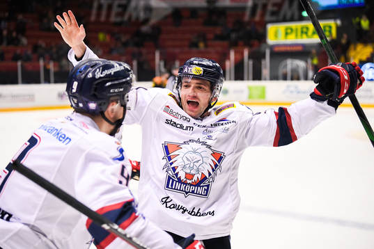 Linköpings Mikael Frycklund och Broc Little jublar