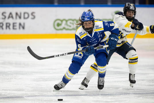Leksands Maddie Rolfes  och HV71s Sanni Hakala