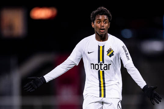 s Abdi Hakim Ali under träningsmatchen i fotboll mellan Akropolis och AIK den 19 februari 2020 i Stockholm.