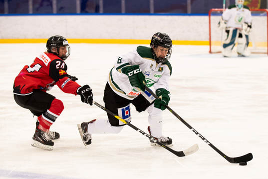 Malmö Redhawks Julie Henriksen jagar Färjestads Alex