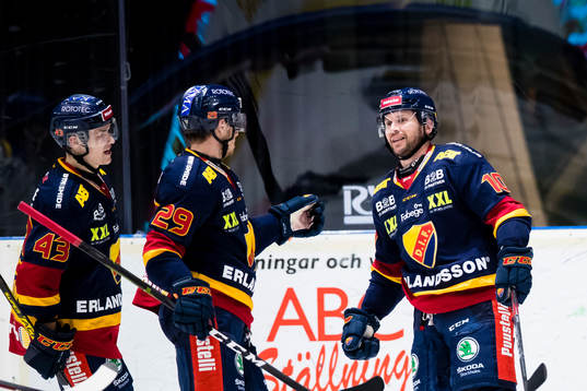 Djurgårdens Niclas Bergfors gör 3-1 och jublar med Tom