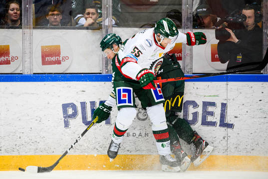 Färjestads Per Åslund och Frölundas David Printz