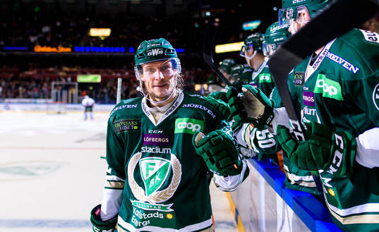 Färjestads Jesper Olofsson jublar