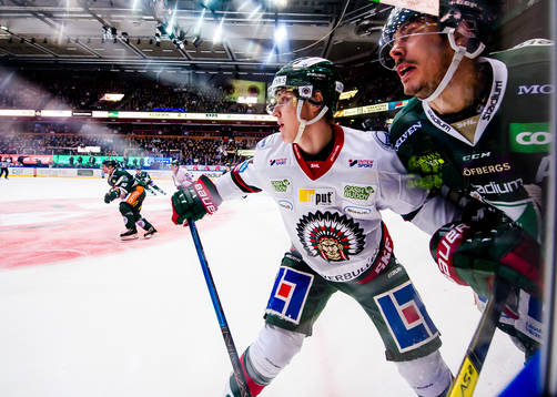 Frölundas Jacob Peterson och Färjestads Sebastian Erixon