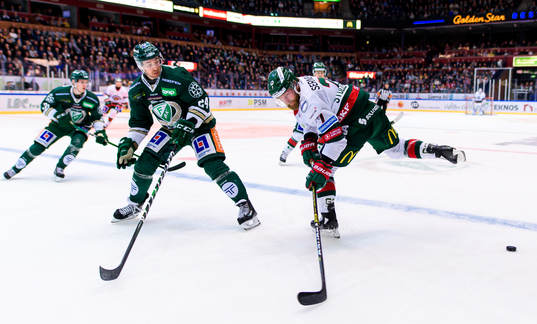 Färjestads Jonathon Blum och Frölundas Karl Stollery