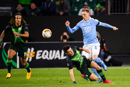 Sören Rieks of Malmö FF and Josip Brekalo of Wolfsburg