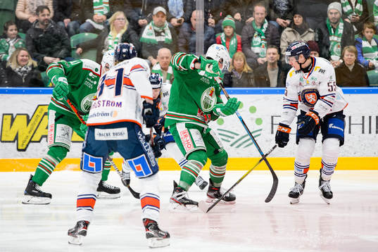 Rögles Kodie Curran och Växjös Miika Koivisto