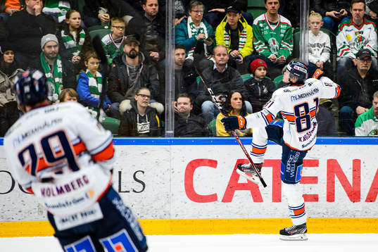 Växjös Fredrik Karlström jublar