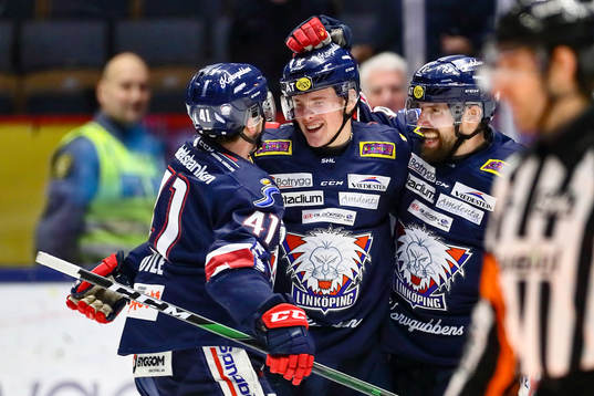 Linköpings Olle Lycksell jublar med Broc Little och Jonas