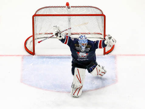 Linköpings målvakt Jonas Gustavsson jublar