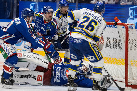 Chans för Leksands Patrik Zackrisson framför Oskarshamns