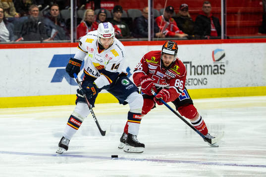 Djurgårdens Tom Wandell och Örebros Mathias Bromé