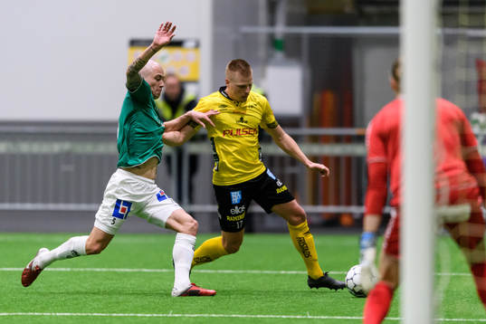 Brages Carlos Garcia Ambrosiani och Elfsborgs Per Frick