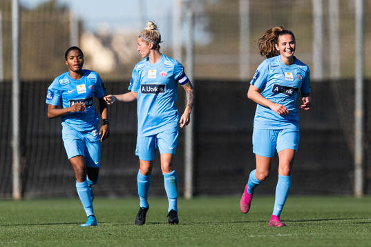 Rasheedat Ajibade, Robyn Decker and Andrea Norheim of Avaldsnes celebrate after Norheim scored 1-1