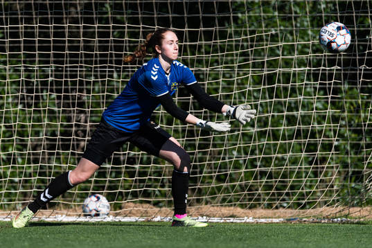 Goalkeeper Karen Oline Sneve of Lyn