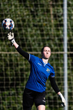 Goalkeeper Karen Oline Sneve of Lyn