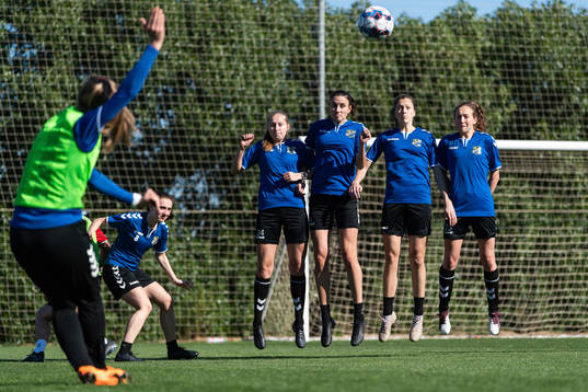 Iselin Sandnes Olsen, Trine Skjelstad Jensen and Emilie