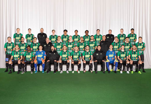 Bla gjennom flere bilder av Fotboll, Allsvenskan, Porträtt och Lagbild, Varberg