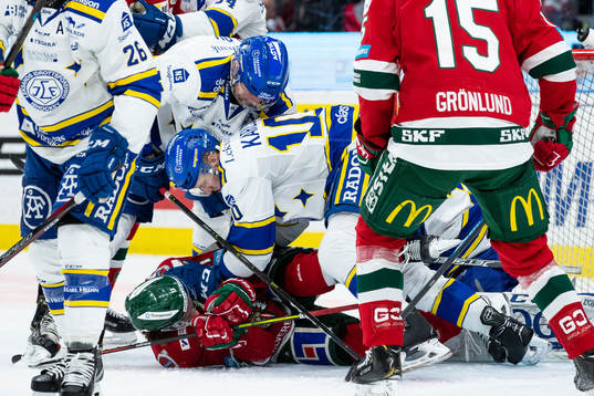 Leksands Jonas Ahnelöv och Martin Karlsson trycker ned