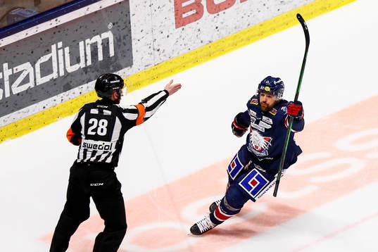 Linköpings Nichlas Hardt jublar