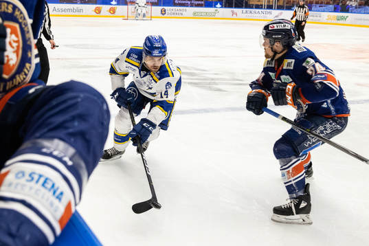 Leksands Oskar Lang och Växjös Brendan Shinnimin