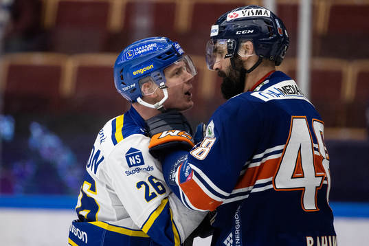 Leksands Patrik Zackrisson och Växjös Daniel Rahimi i