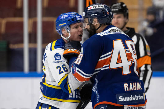 Leksands Patrik Zackrisson och Växjös Daniel Rahimi i