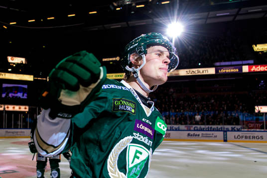 Färjestads Carl Jakobsson jublar