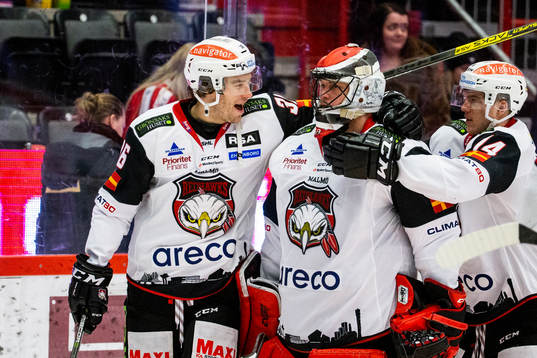 Malmö Redhawks Matias Myttynen och målvakt Oscar