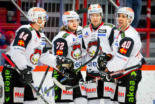 Malmö Redhawks Matias Myttynen gör 0-2 och jublar med
