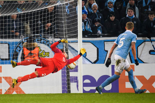 Josip Brekalo of Wolfsburg, not pictured, scores the 0-1