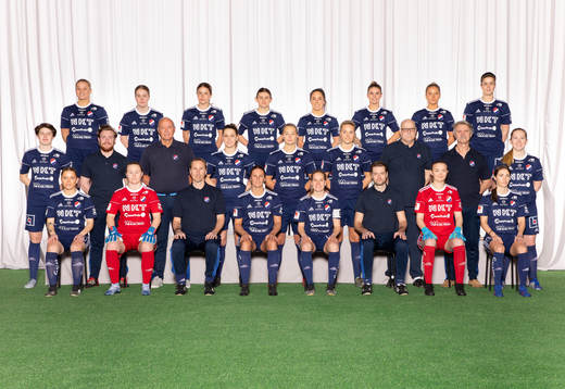  Klara Folkesson, Moa Magnusson, Astrid Norman, Alice Eriksson, Alma Nygren, My Cato, Moa Öhman, Ella Degerstedt. Mittenledet från vänster: Irmeli Jonsson, sportchef Fredrik Andersson, lagledare Janne Fredborg, Emma Lindén, Alva Lundin, Linnea Lindström, massör Calle Scherling, ordförande Olle Davidsson, Hanna Spets. Sittande från vänster: Lova Ottvall, Julia Langörgen, huvudtränare Fredrik Bengtsson, Marie Salander, Beatrice Gärds, tränare Jens Lindström, Clara Ekstrand, Agnes Dahlström.