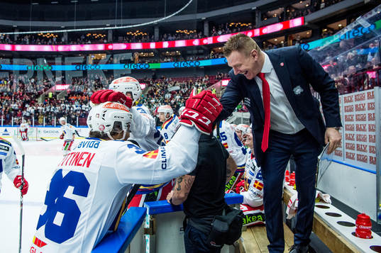 Malmö Redhawks Matias Myttynen och assisterande tränare