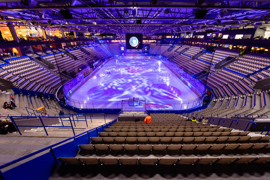 Interiör vy från Vida arena före ishockeymatchen i SHL