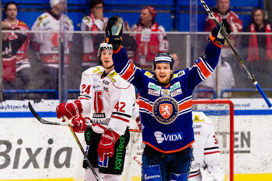 Växjös Brendan Shinnimin jublar