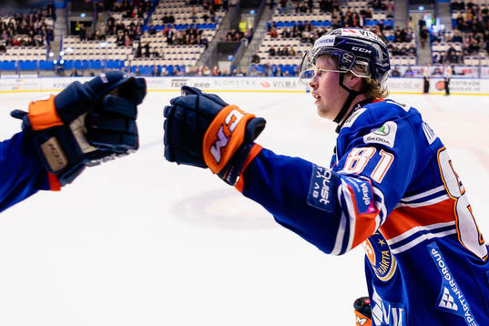 Växjös Fredrik Karlström jublar