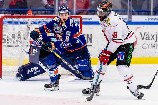 Växjös Linus Högberg och Örebros Daniel Muzito Bagenda