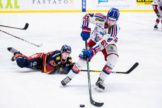 Djurgårdens Tom Nilsson och Oskarshamns Robin Söderqvist