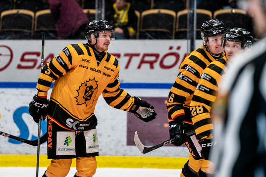 Skellefteås Niclas Burström jublar