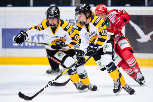 Skellefteås Ronja Danielsson, Ida Normark och Modos Marion