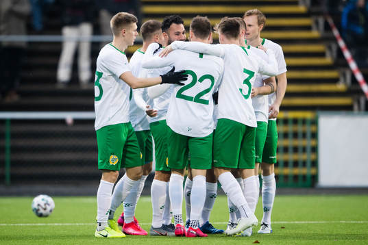 Hammarbys Imad Khalili jublar tillsammans med sina lagkamrater efter att ha gjort 0-1 för Hammarby