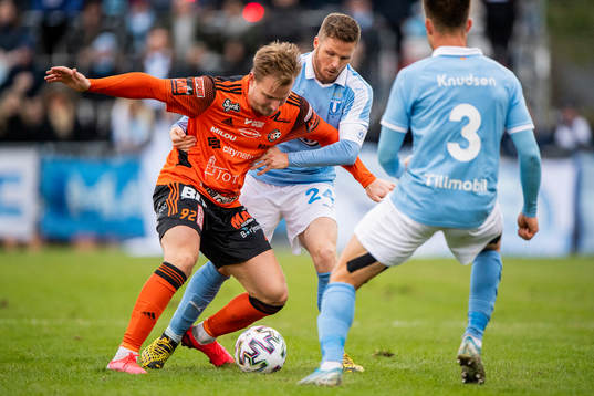 Karlskronas Alexander Petersson och Malmö FFs Lasse Nielsen