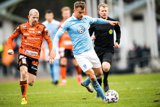 Malmö FFs Eric Larsson och Karlskronas Jonas Lantto