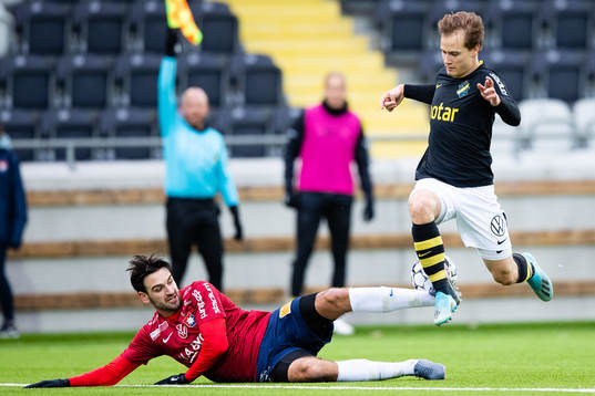 Örgrytes Oliver Stanisic och AIKs Saku Ylätupa