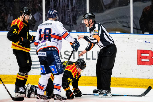 Brynäs Jacob Blomqvist har ont