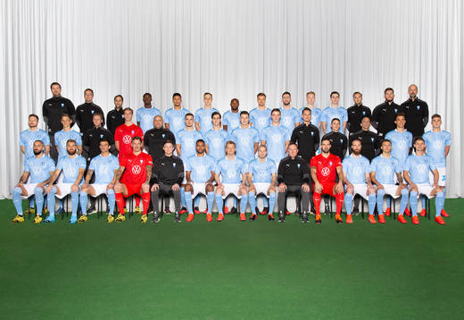  lagläkare Ola Svejme, materialförvaltare Daniel Möller, analytiker José Martinez, Bonke Innocent, Romain Gall, Amel Mujanic, Fouad Bachirou, Eric Larsson, Erdal Rakip, Linus Borgström, Samuel Adrian, fysioterapeut Filip Qvist, fystränare Jamie Mackay, fysioterapeut Erik Bergstrand. Mittenledet från vänster: Lasse Nielsen, Sören Rieks, fysioterapeut Jesper Robertsson, målvakt Mathias Nilsson, målvaktstränare Jonnie Fedel, Pavle Vagic, Adi Nalic, Anel Ahmedhodzic, Hugo Andersson, assisterande tränare Daniel Bäckström, ansvarig fystränare Ben Rosen, massageterapeut Greger Andrijevski, Jonas Knudsen, Tim Prica. Sittande från vänster: Guillermo Molins, Rasmus Bengtsson, Behrang Safari, målvakt Johan Dahlin, huvudtränare Jon Dahl Tomasson, Isaac Kiese Thelin, Anders Christiansen, Oscar Lewicki, assisterande tränare Remy Reijnierse, målvakt Dusan Melichárek, Jo Inge Berget, Arnór Traustason, Marcus Antonsson.