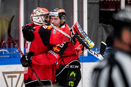 Malmö Redhawks målvakt Oscar Alsenfelt och Carl Persson