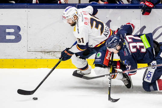 Djurgårdens Dick Axelsson och Linköpings Adam Ginning