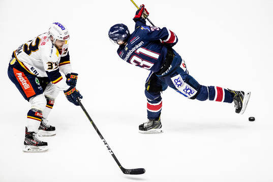 Djurgårdens Linus Hultström och Linköpings Olle Lycksell